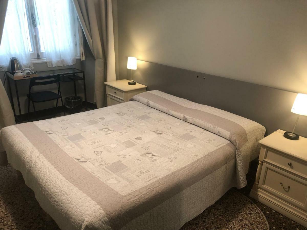 Check-Inn Rooms Genova Centro Exteriör bild