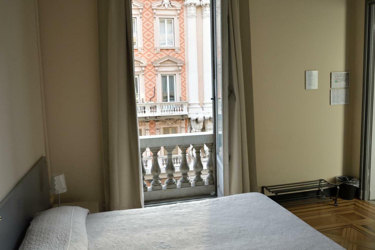 Check-Inn Rooms Genova Centro Exteriör bild